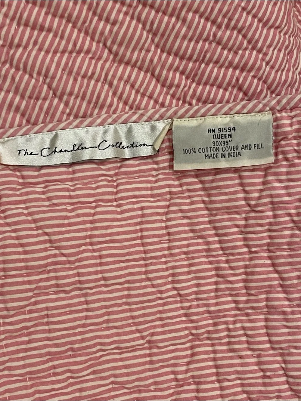 Vintage but perfect GORGEOUS quilted spread in a fantastic pattern. Large queen